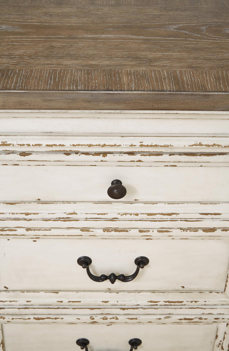 Realyn Dining Room Server