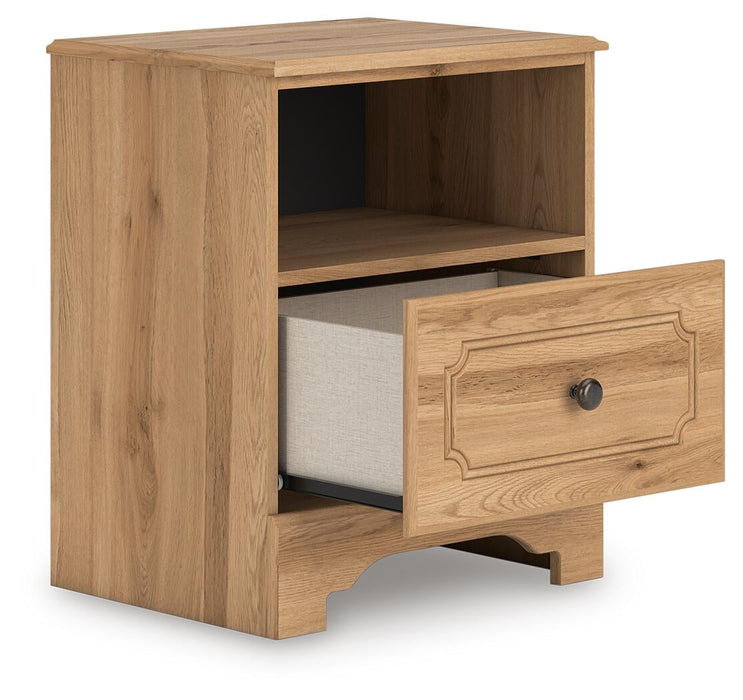 Aleaport King Panel Bed with Mirrored Dresser and Nightstand