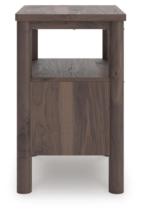 Pamytta Queen Panel Platform Bed, Dresser, Mirror, Chest and Nightstand