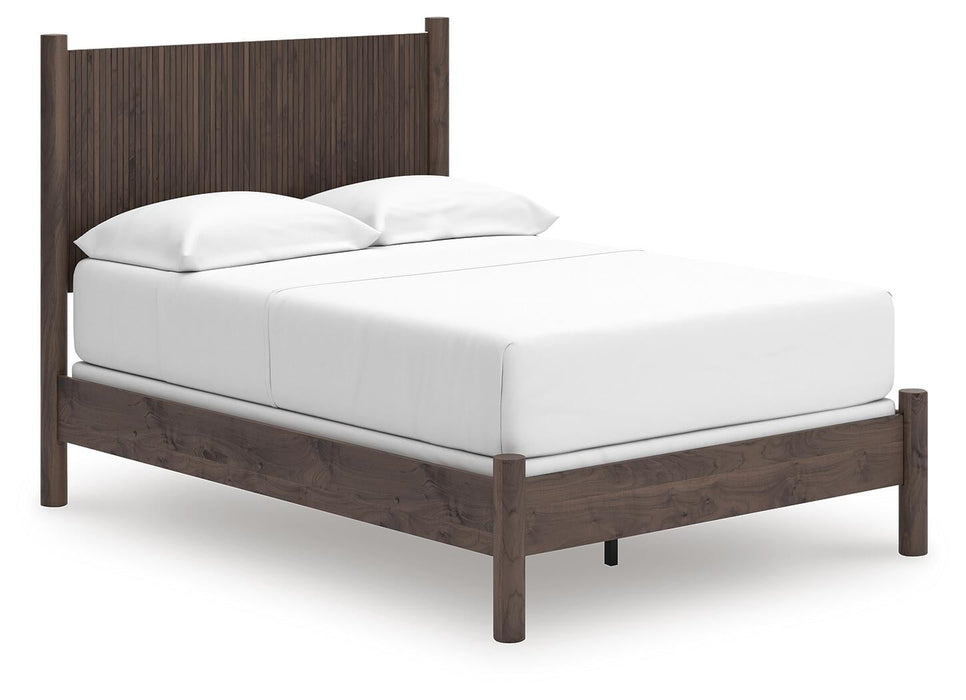 Pamytta Queen Panel Bed, Dresser and Mirror