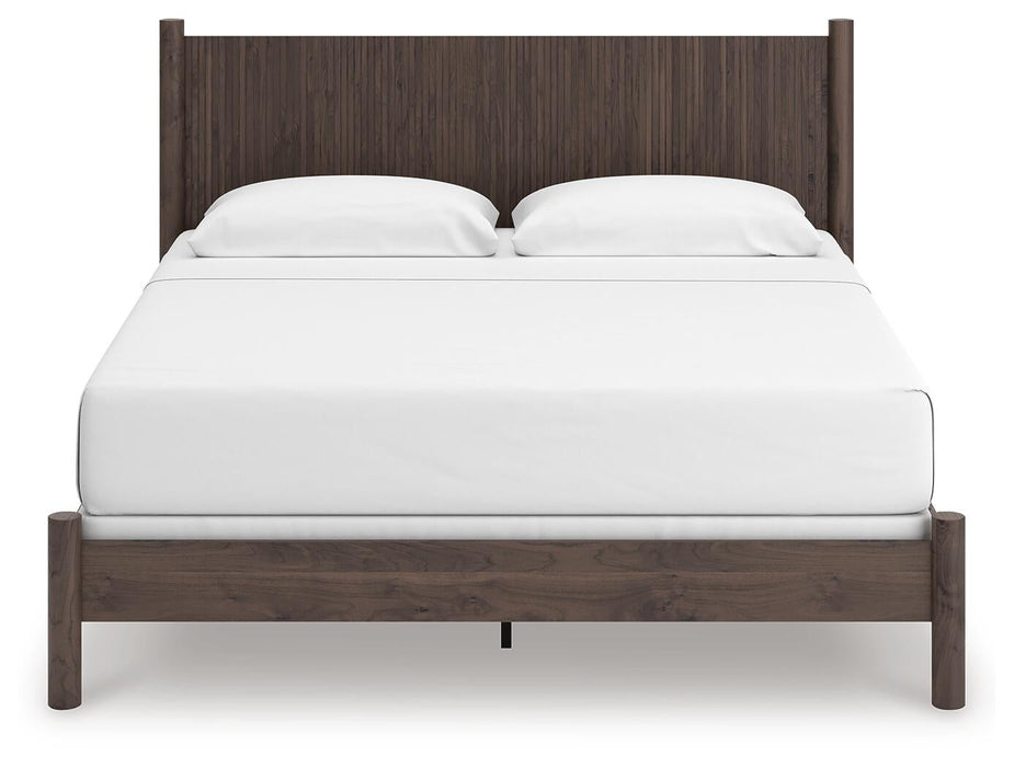 Pamytta King Panel Bed, Dresser, Mirror and Nightstand