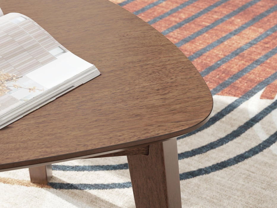 Lyncott Occasional Table Set (3/CN)