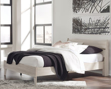 Load image into Gallery viewer, Socalle Queen Panel Platform Bed
