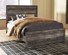 Load image into Gallery viewer, Wynnlow Queen Panel Bed with 2 Nightstands
