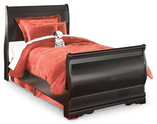 Load image into Gallery viewer, Huey Vineyard Full Sleigh Bed with Mirrored Dresser, Chest and 2 Nightstands
